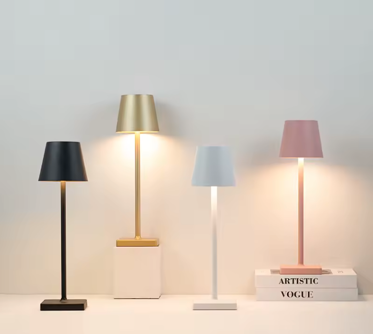 Lampe de Table LED Tactile Sans Fil | Rechargeable USB | 3 Niveaux de Lumière & Design Moderne Étanche IP54