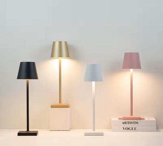 Lampe de Table LED Tactile Sans Fil | Rechargeable USB | 3 Niveaux de Lumière & Design Moderne Étanche IP54