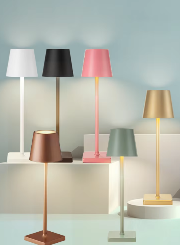 Lampe de Table LED Tactile Sans Fil | Rechargeable USB | 3 Niveaux de Lumière & Design Moderne Étanche IP54