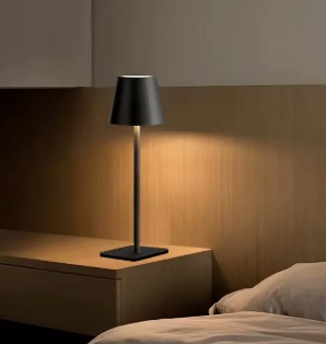 Lampe de Table LED Tactile Sans Fil | Rechargeable USB | 3 Niveaux de Lumière & Design Moderne Étanche IP54