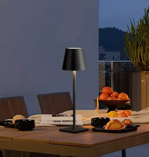Lampe de Table LED Tactile Sans Fil | Rechargeable USB | 3 Niveaux de Lumière & Design Moderne Étanche IP54