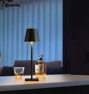 Lampe de Table LED Tactile Sans Fil | Rechargeable USB | 3 Niveaux de Lumière & Design Moderne Étanche IP54