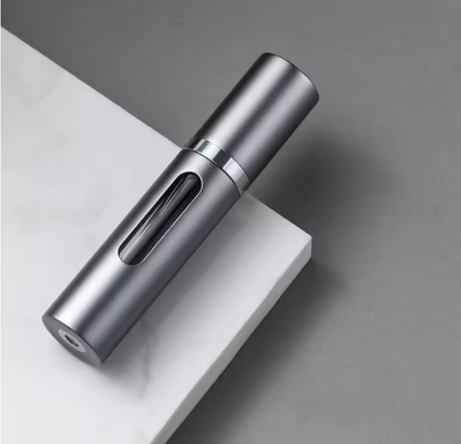 Bouteille de Parfum Rechargeable 8ml | Mini Flacon de Voyage Élégant & Anti-Fuite