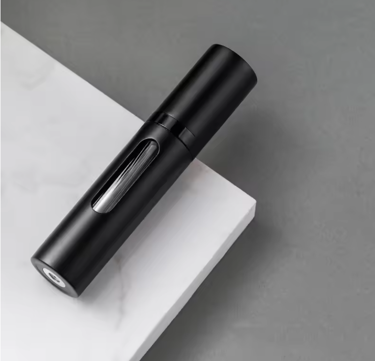 Bouteille de Parfum Rechargeable 8ml | Mini Flacon de Voyage Élégant & Anti-Fuite