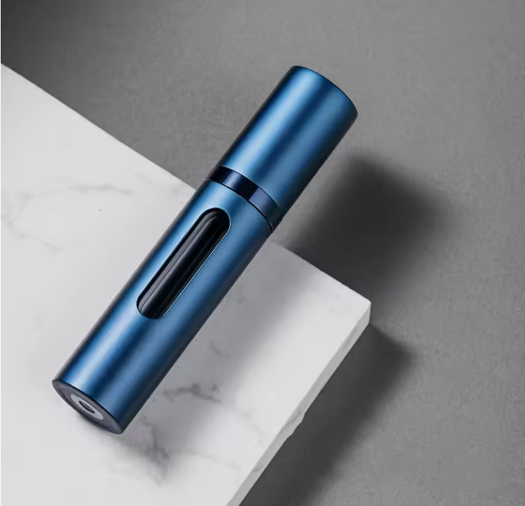 Bouteille de Parfum Rechargeable 8ml | Mini Flacon de Voyage Élégant & Anti-Fuite