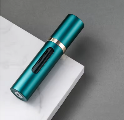 Bouteille de Parfum Rechargeable 8ml | Mini Flacon de Voyage Élégant & Anti-Fuite